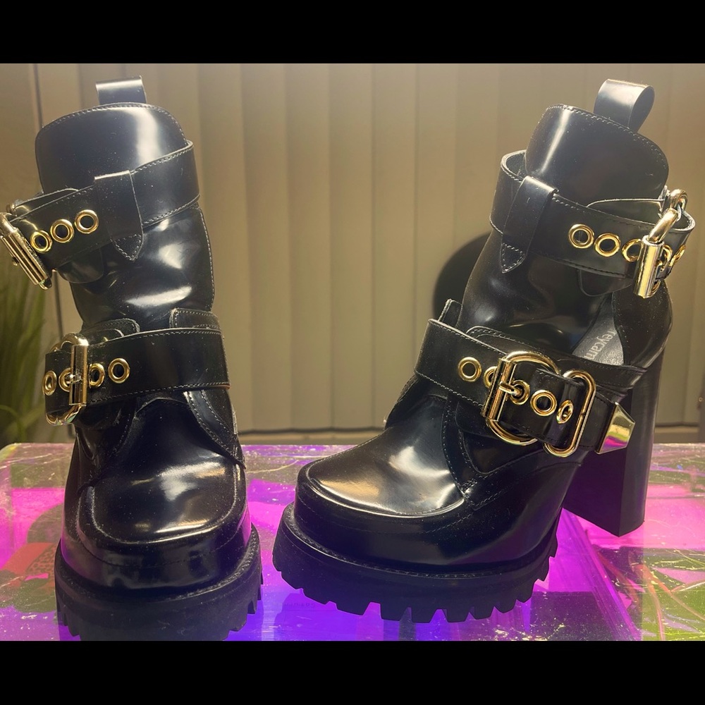 Black Jeffrey Campbell botties